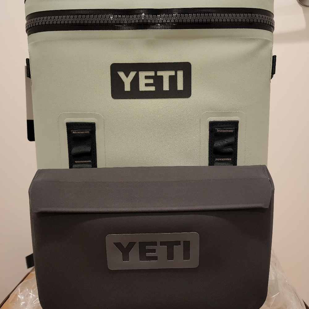 [New] Yeti Hopper Backflip 24 Cooler in discontinued Sagebrush + Free Sidekick